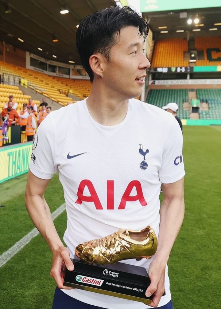 2021-2022시즌 잉글랜드 프리미어리그에서 23골을 넣고 득점왕에게 수여하는 골든 부트를 거머쥔 손흥민