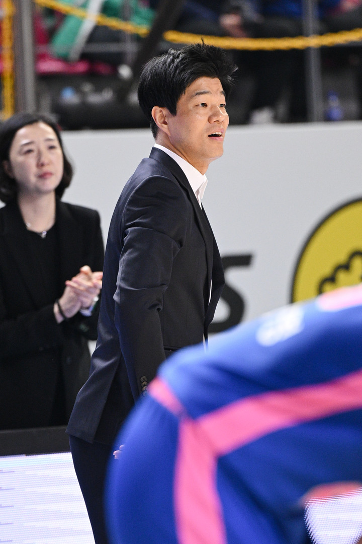 용인 삼성생명 하상윤 감독