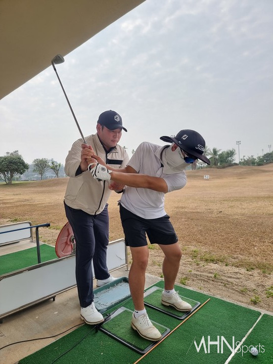 박상훈 'TEAM PSGA' 골프아카데미 원장이 베트남 하이퐁에 있는 소노벨 하이퐁 골프리조트에서 제자들과 전지훈련을 하고 있다.
