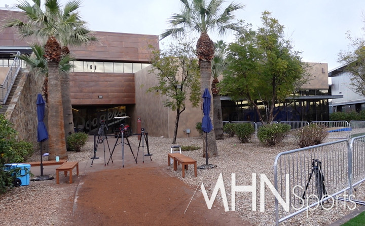 (다저스 클럽하우스 뒷문)