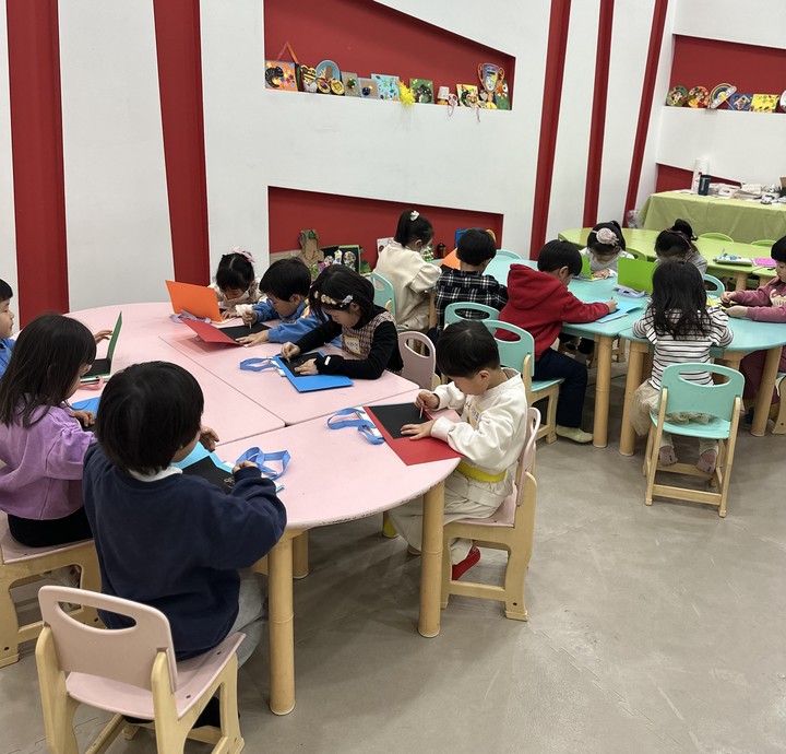 광명스피돔 어린이 문화 교실에서 아이들이 다양한 체험을 하고 있다.(사진 국민체육진흥공단 제공)