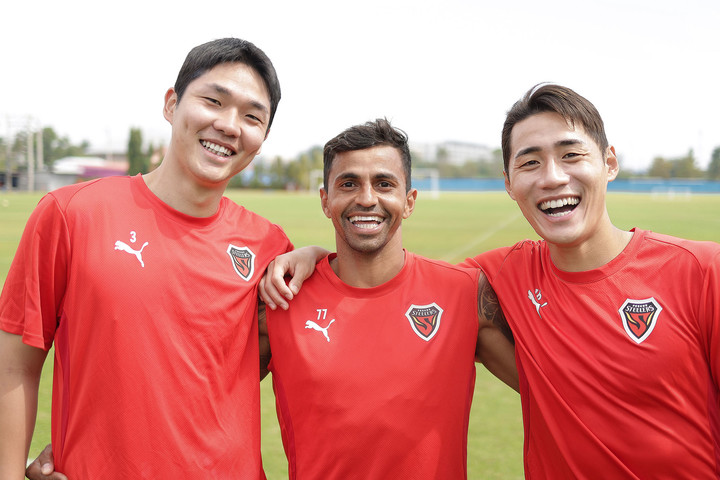 왼쪽부터 이동희, 완델손, 한찬희