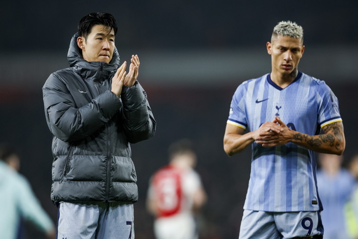 토트넘 손흥민(좌)