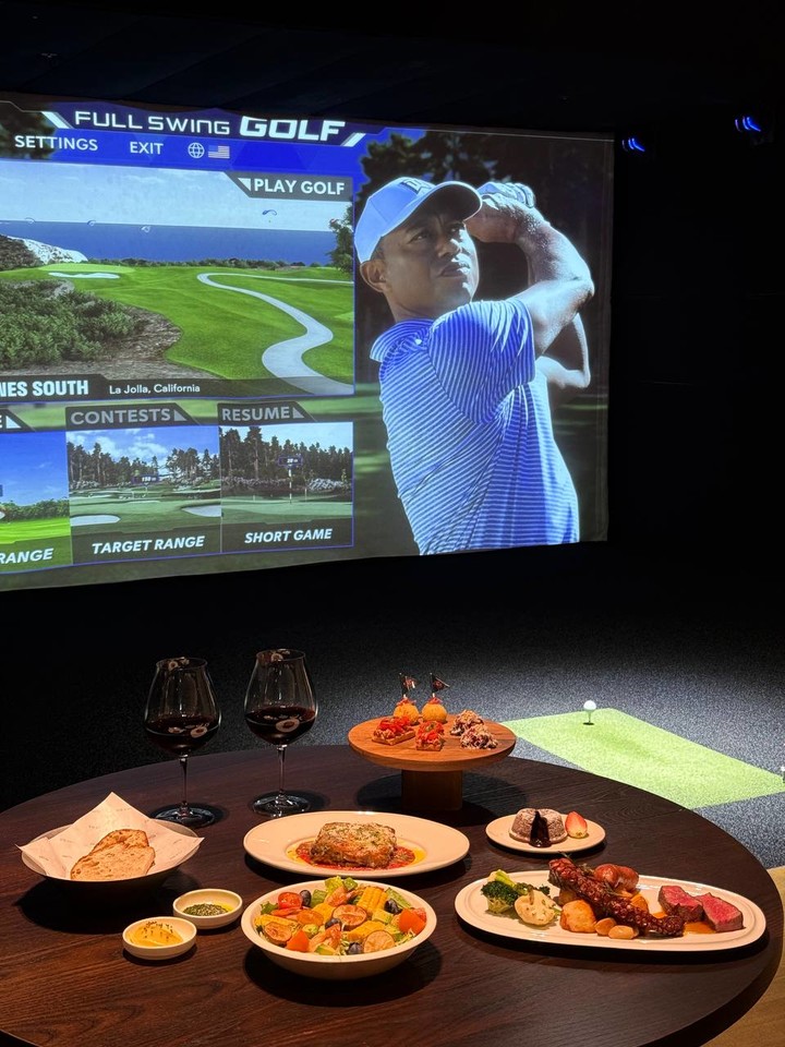 클럽디 청담은 국내 최초로 타이거 우즈가 개발에 참여한 풀스윙 시뮬레이터를 사용하고 있다.