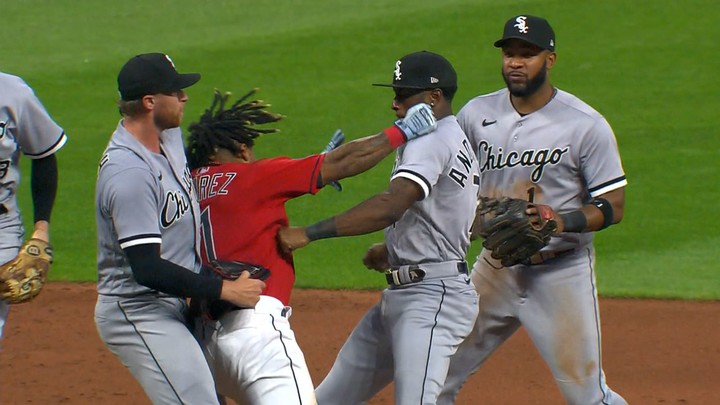 (그 유명한 호세 라미레즈가 팀 앤더슨을 KO 시키는 장면이다)