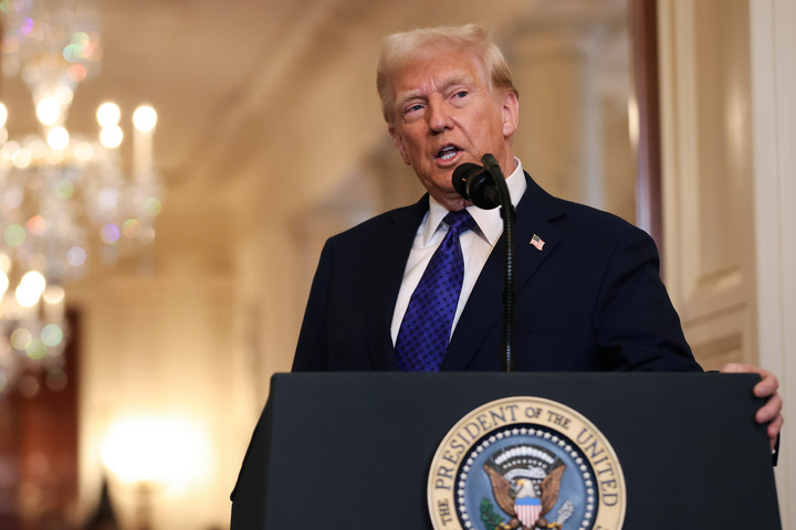 도널드 트럼프 미국 대통령이 2025년 1월 29일(수) 워싱턴 D.C. 백악관에서 열린 서명식에서 레이큰 라일리 법(Laken Riley Act)에 서명했다.