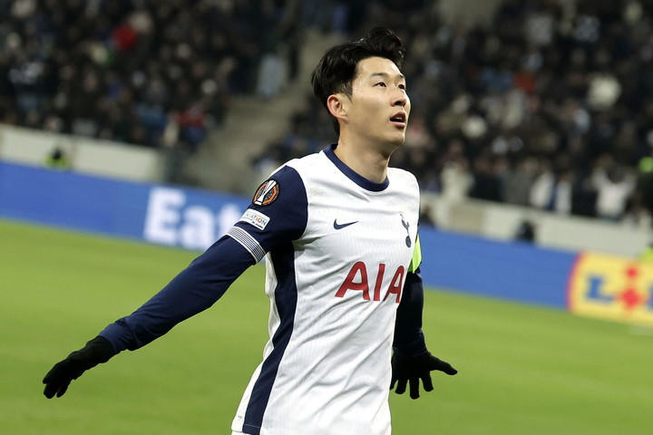손흥민이 입은 24-25시즌 홈 유니폼