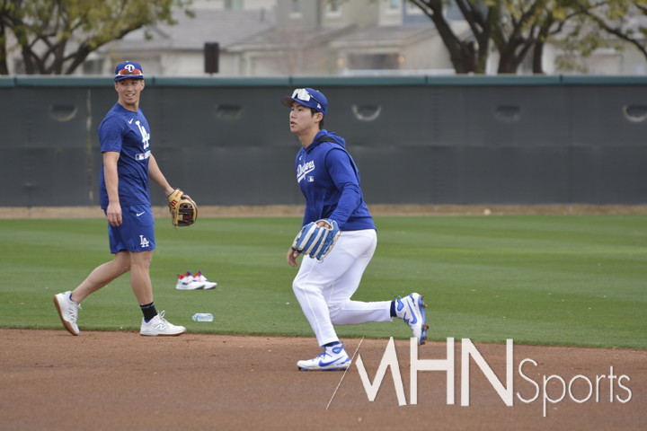 (다저스 내야수 김혜성(오른쪽)과 토미 에드먼)