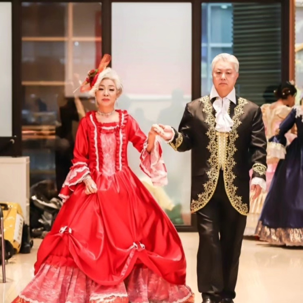 국내 1호 공식 시니어모델 부부 송영정씨와 최정희씨