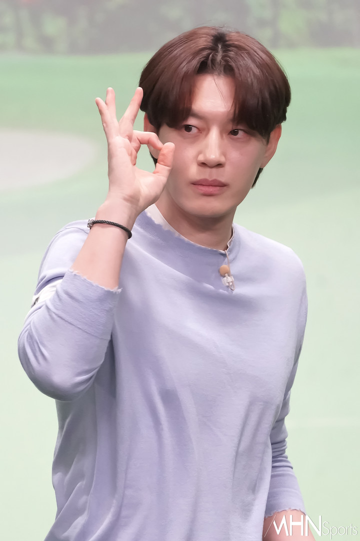 [mhn포토] 세븐, 버디 오케이 < 포토뉴스 < 골프 < 스포츠 < 기사본문 - MHN스포츠 / MHN Sports [mhn포토] 세븐, 버디 오케이