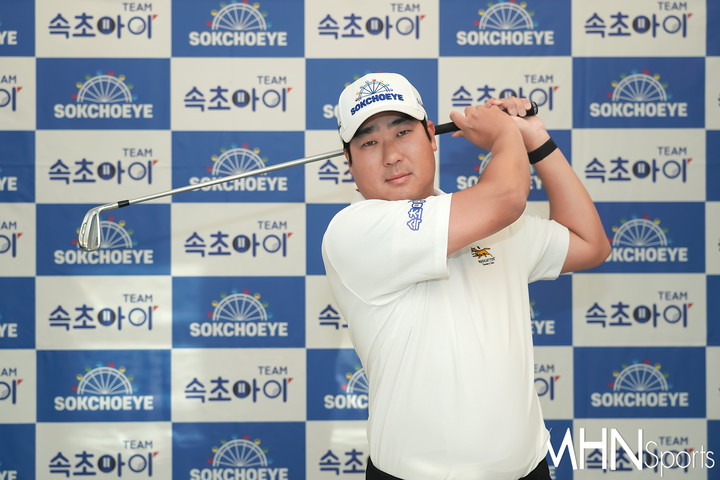 [mhn포토] 이동환, 팀 속초아이와 함께 2025 우승 도전 < 포토뉴스 < 골프 < 스포츠 < 기사본문 - MHN / 엠에이치앤 [mhn포토] 이동환, 팀... 