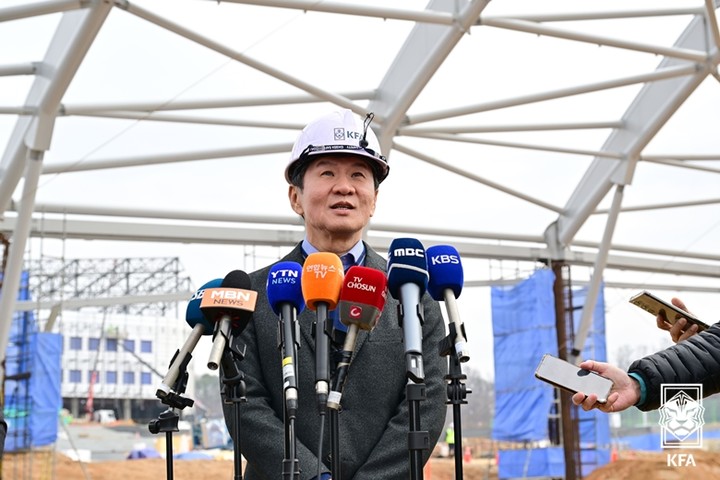 12일 열린 대한민국 축구종합센터 건설 현장 설명회에 참석한 정몽규 대한축구협회장