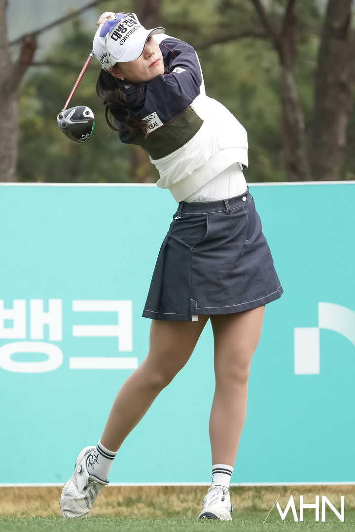 [mhn포토] 김민선, 큰 키에서 나오는 파워 티샷 < 포토뉴스 < 골프 < 스포츠 < 기사본문 - MHN / 엠에이치앤 [mhn포토] 김민선, 큰 키에서 나오는... 