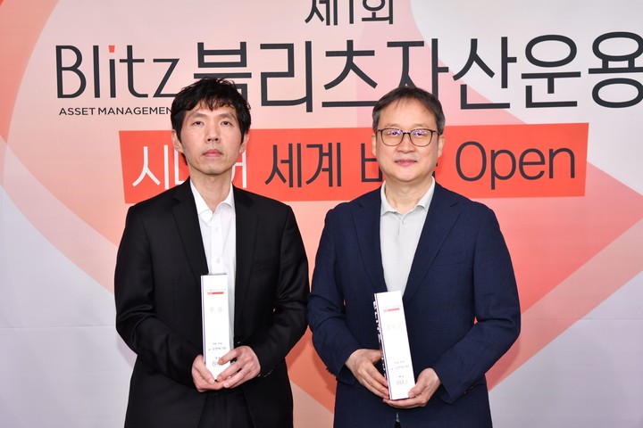 이창호 9단(왼쪽)과 유창혁 9단.(사진 한국기원 제공)