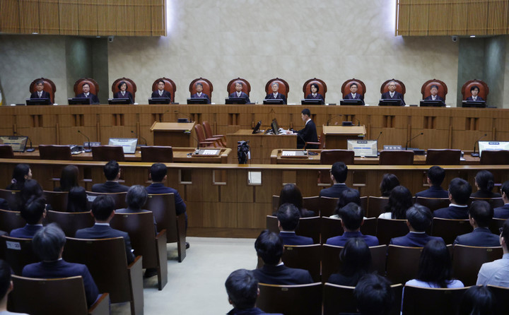 조희대 대법원장을 비롯한 대법관들이 1일 서울 서초구 대법원에서 더불어민주당 이재명 대선 후보의 공직선거법 위반 사건 상고심 선고를 위해 참석해 있다. 2025.5.1