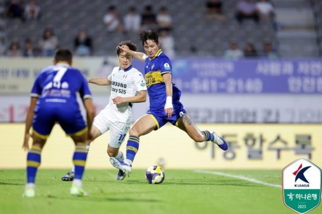 수원전 슈팅하는 김종민