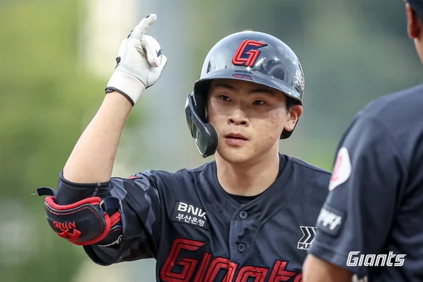 롯데 자이언츠 박찬형