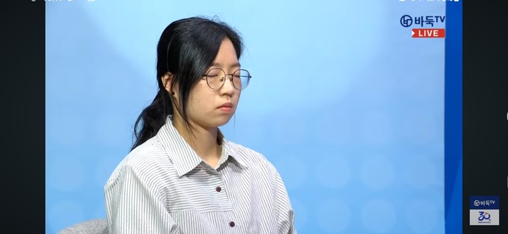 최정 9단이 대국 전 명상에 잠겨 있다.(사진 바둑TV 캡처)