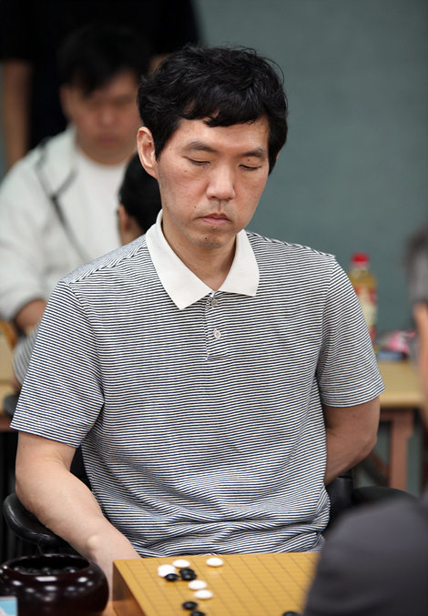 이창호 9단(사진 사이버오로 제공)