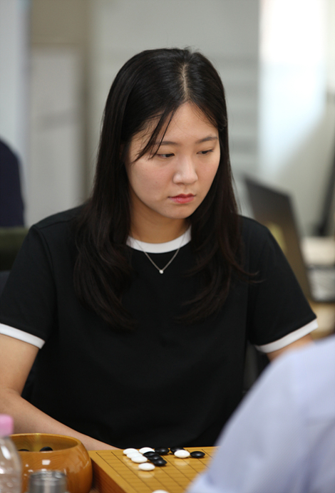 오유진 9단(사진 사이버오로 제공)