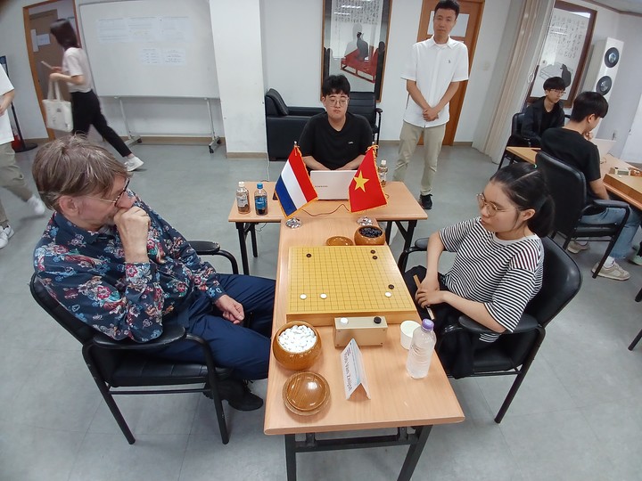 월드조에서 베트남 하꾸윈안 선수(오른쪽)와 네덜란드 롭반 자이스트 선수가 대국하고 있다.(사진 MHN 엄민용 선임기자)