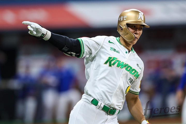 キウム・ヒーローズ主将ソン・ソンムン、MLBスカウトが見守る中で今季