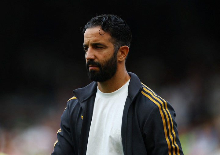 영국 런던 크레이븐 코티지에서 열린 프리미어리그 풀럼 대 맨체스터 유나이티드 경기 시작 전, 맨체스터 유나이티드 루벤 아모림 감독의 모습.