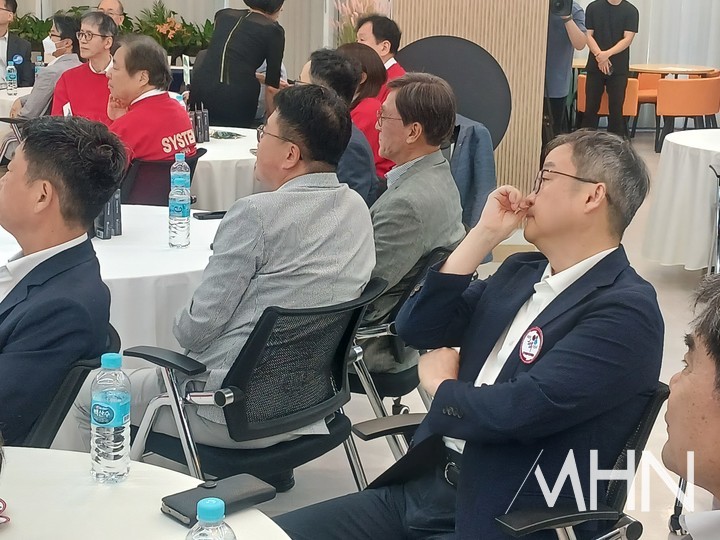 레전드리그에서 다승왕을 가장 많이 차지한 유창혁 9단.(사진 MHN 엄민용 선임기자)