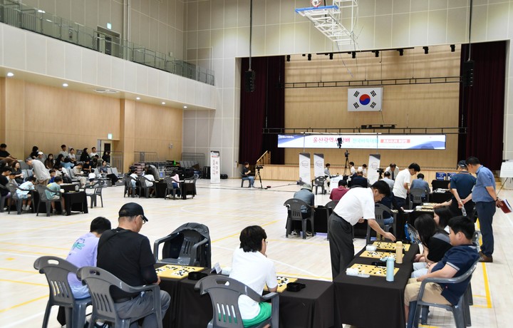 바둑팬과 프로기사들의 다면기 현장 전경.(사진 한국기원 제공)