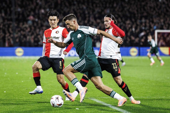 페예노르트 황인범(왼쪽)