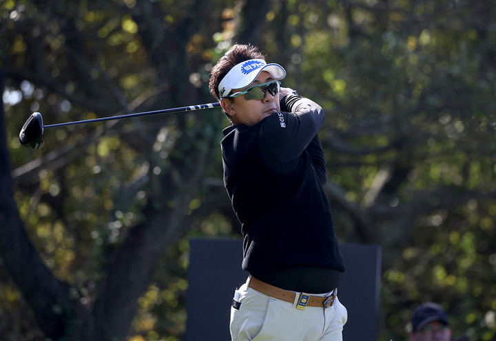 박상현이 9일 열린 KPGA 투어챔피언십 in 제주 최종라운드에서 샷을 하고 있다.