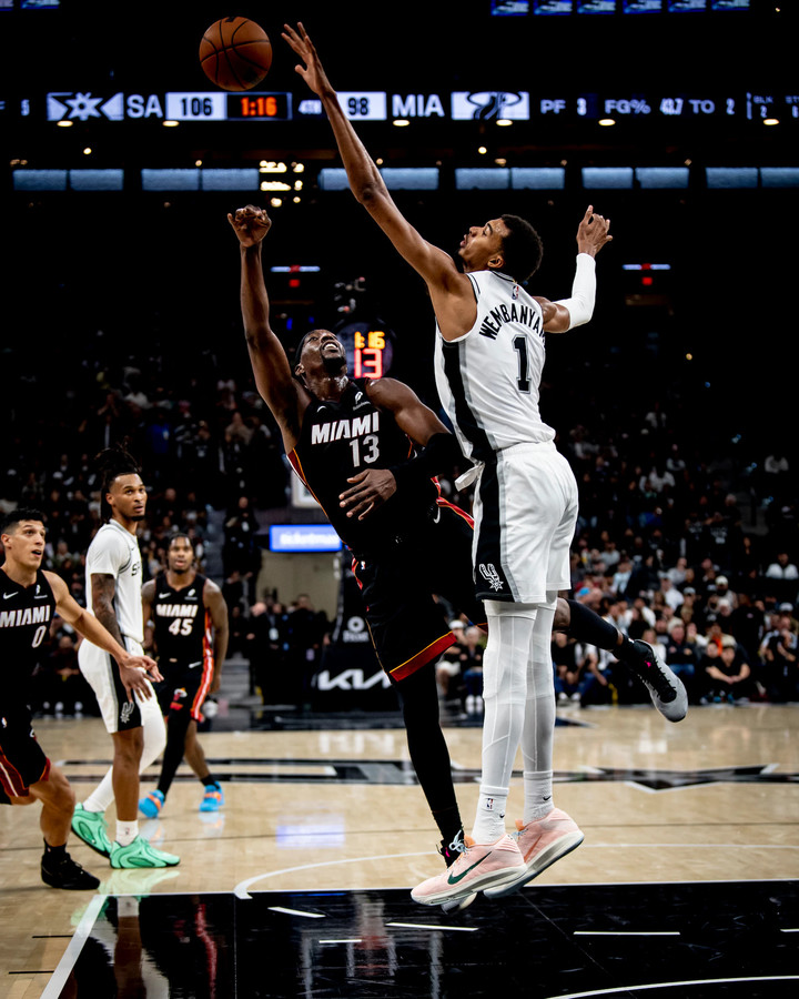 빅터 웸반야마(오른쪽)