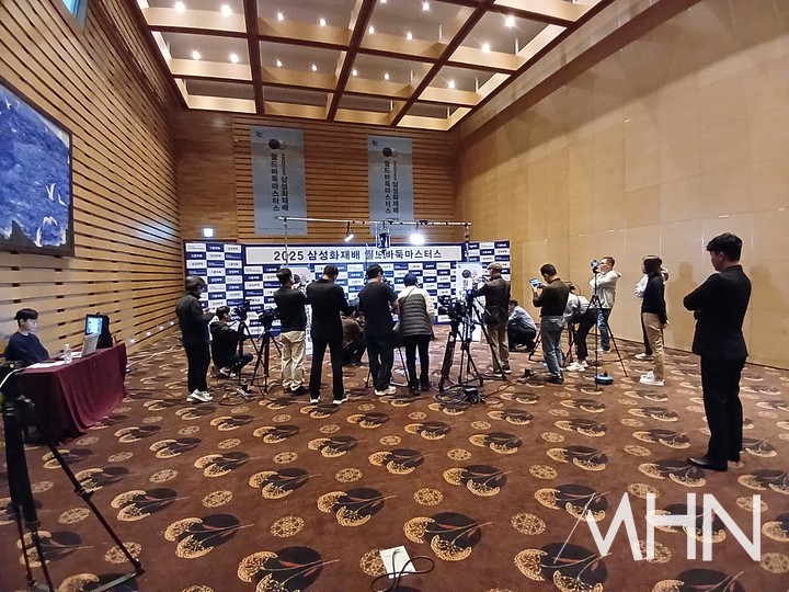 삼성화재배 4강전 첫날 경기가 열리고 있는 대국장 전경.(사진 제주에서 MHN 엄민용 선임기자)