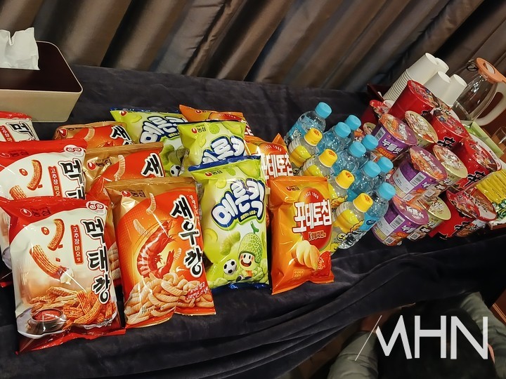 선수들을 위해 준비된 간식들.(사진 부산에서 MHN 엄민용 선임기자)