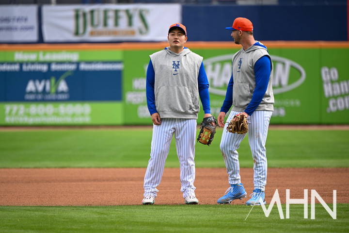 (뉴욕 메츠 시절의 알론소(오른쪽))