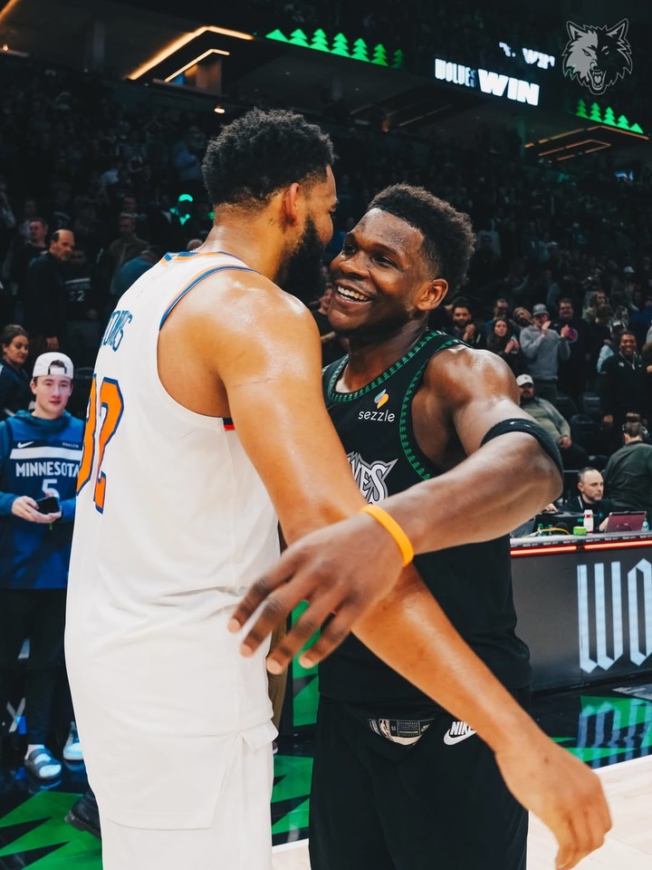 (왼쪽부터) 칼-앤서니 타운스, 앤서니 에드워즈