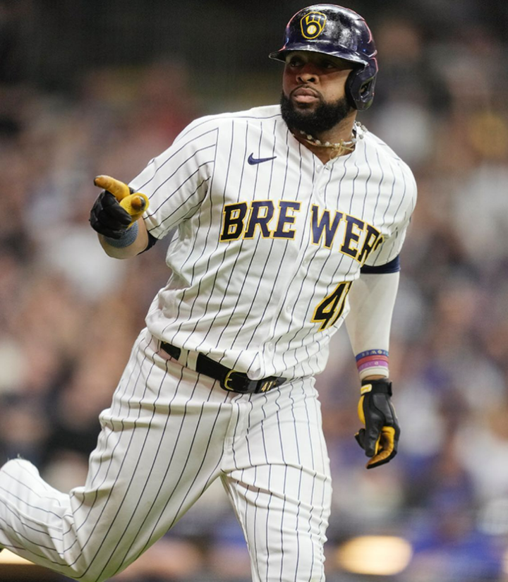 (지난해 밀워키 시절의 카를로스 산타나 | 사진=밀워키 구단 홍보팀 제공)