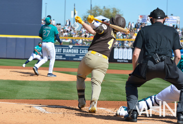 (타이 프랜스가 샌디에이고 합류 후 출전한 스프링캠프 경기에서 타격을 하고 있다)