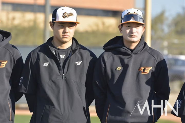 (한국대표팀 선발투수로 기대를 모았던 문동주(왼쪽)도 부상으로 이탈했다)