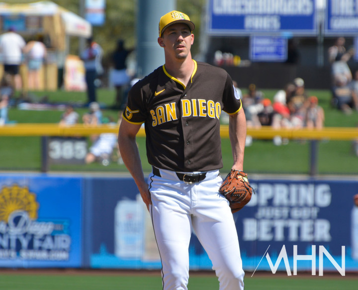 (17일 스프링캠프 경기에서 이정후에게 2루타를 맞은 샌디에이고 선발투수 워커 뷸러)
