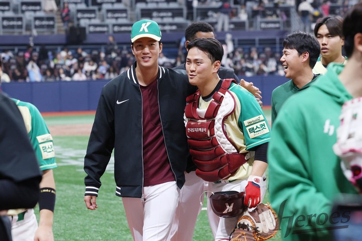 키움 히어로즈 안우진(좌) 김건희(우)