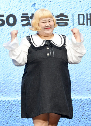 [포토] 홍윤화 '저는 운동안해요'