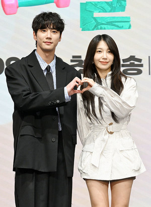 [포토] 이준영-정은지 '근 사랑이 넘쳐요'
