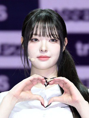 [포토] 트리플에스 린 '완전체 활동 사랑해주세요'