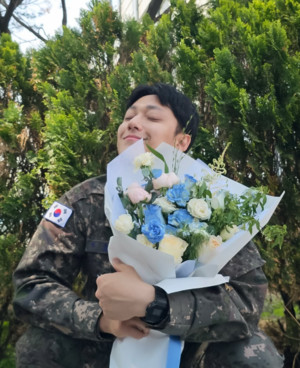 '임지연♥' 이도현, 전역 후 심경..."짧지 않았던 1년 9개월→최선 다했기에 홀가분하다"