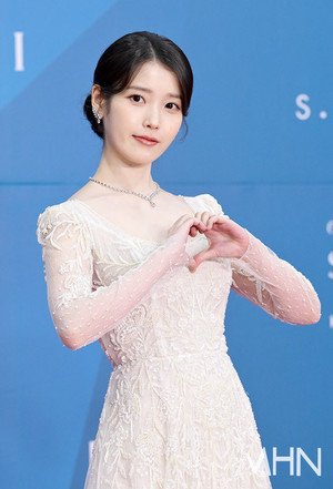 올해만 벌써 5억 5천...선행이 일상 된 아이유, 생일맞이 2억원 기부