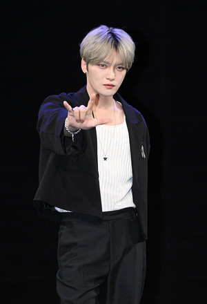 [포토] 김재중 '락 병 다시 옴'