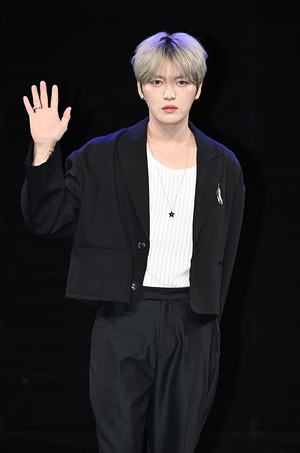 [포토] 김재중 '반가운 인사'