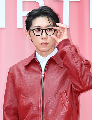 [포토] 코드쿤스트 '똘똘이 안경으로 멋냄'