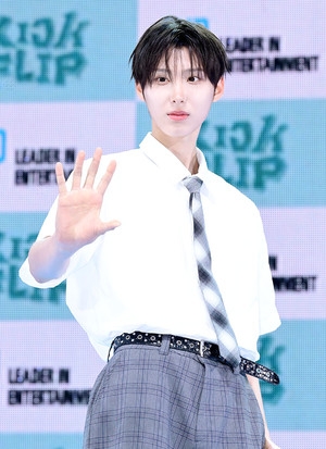 [포토] 킥플립 주왕 '자신있게 프리즈'